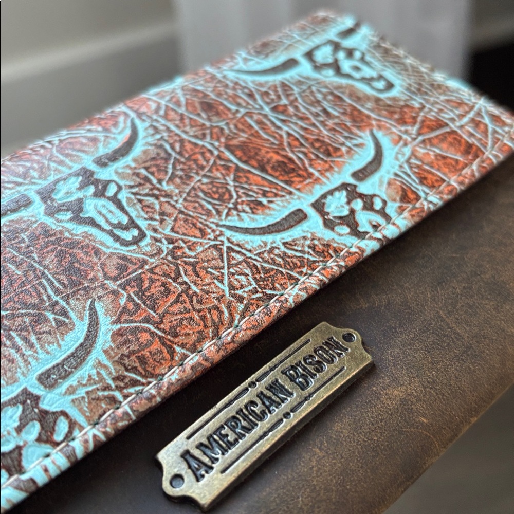 American Bison Genuine Leather,snap close,6 card,zipper coins,2 slash,bull skull - Picture 2 of 10